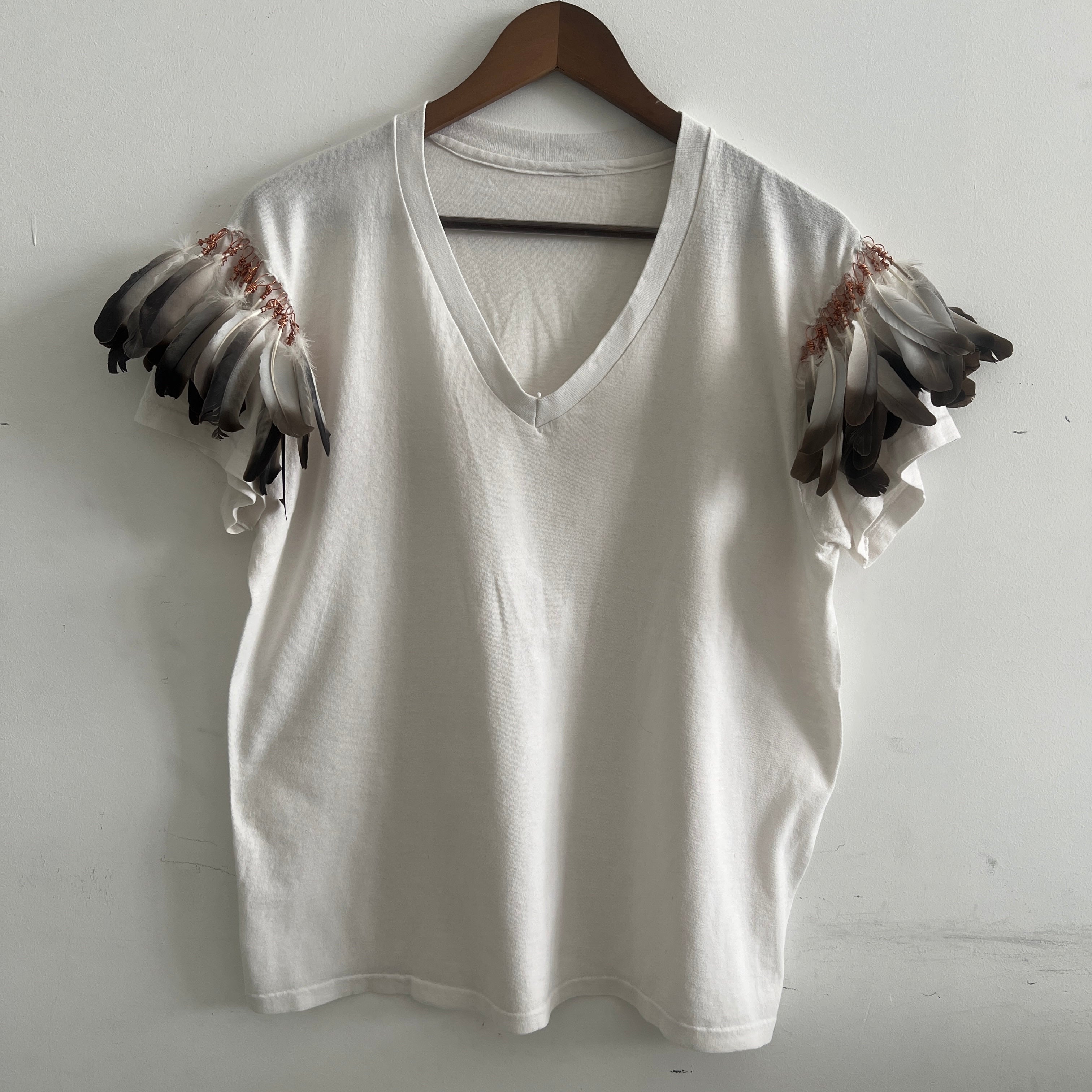 feather sleeve t-shirt M/L – Aged Threads