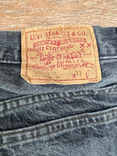 Load image into Gallery viewer, 90’s Levi’s 501’s 32x33
