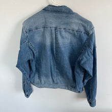 Load image into Gallery viewer, 90’s/2000’s jacket S/M
