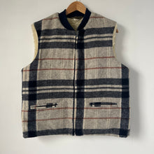 Load image into Gallery viewer, 70’s/80’s vest S/M

