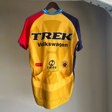 Load image into Gallery viewer, 90’s jersey fits like a M/L
