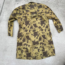 Load image into Gallery viewer, 60’s military jacket fits like an L
