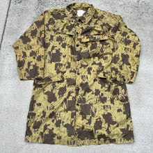 Load image into Gallery viewer, 60’s military jacket fits like an L
